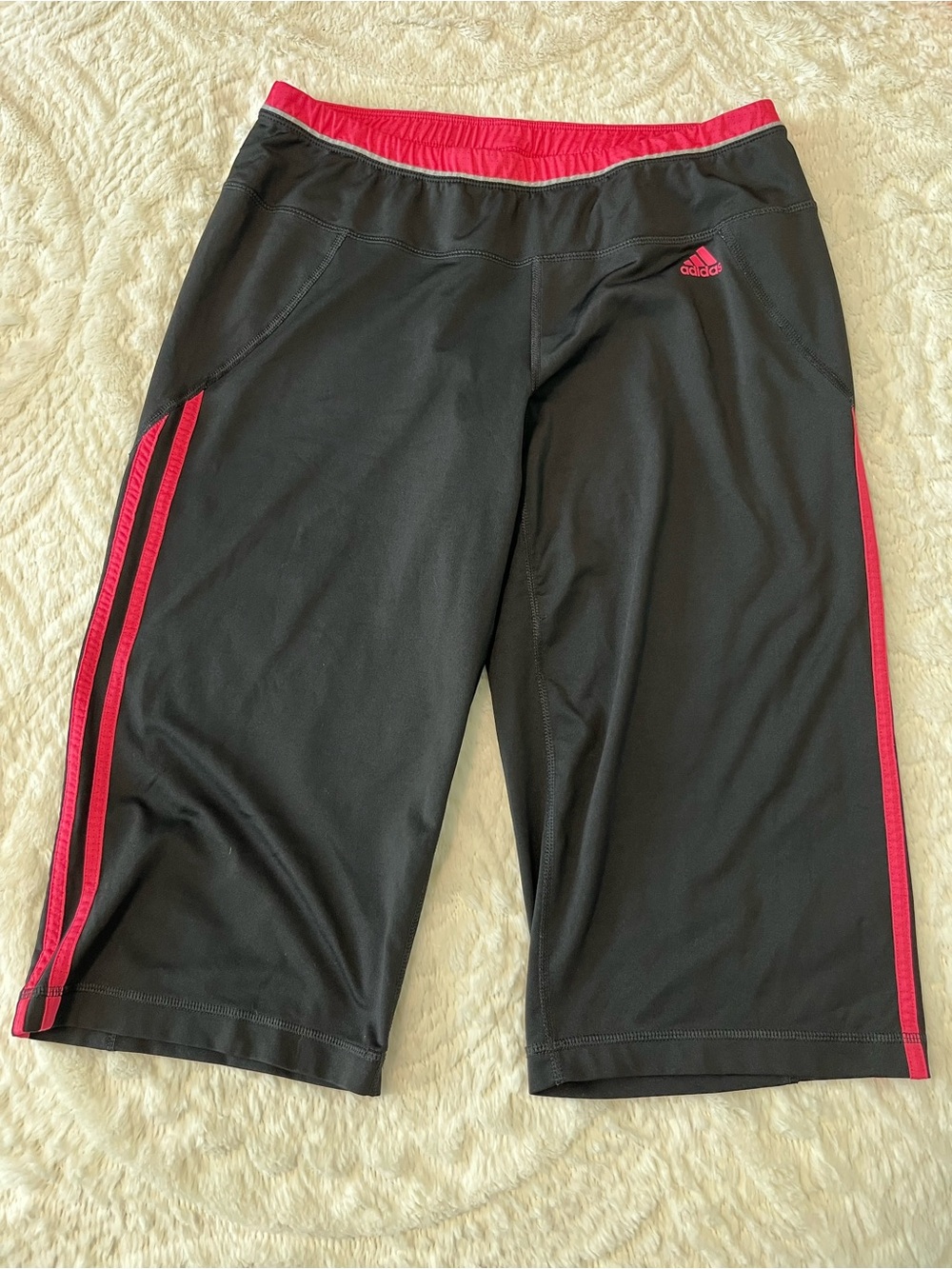 adidas Women’s Gray Capri Pants with Pink Trim Size Large